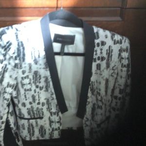 Bcbg short blazer